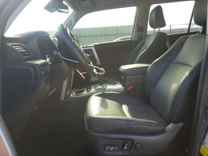 2024 TOYOTA 4RUNNER SR5 PREMIUM — Фото 7 из 13