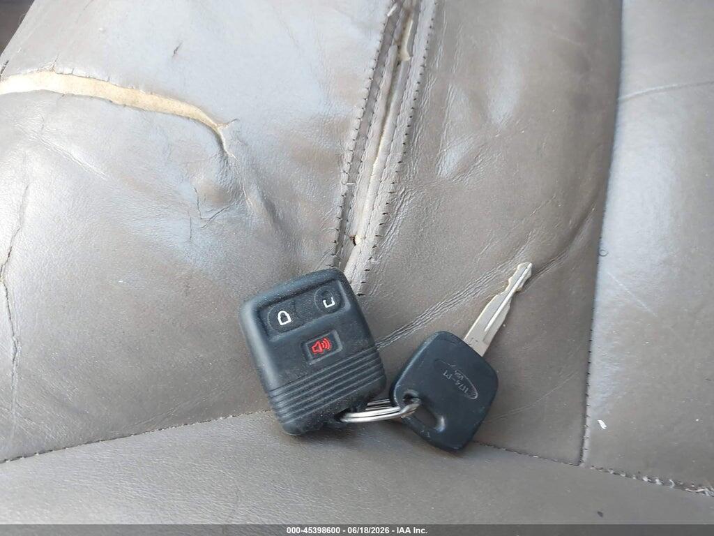 1FMCU04182KB16229 2002 FORD ESCAPE photo no. 11
