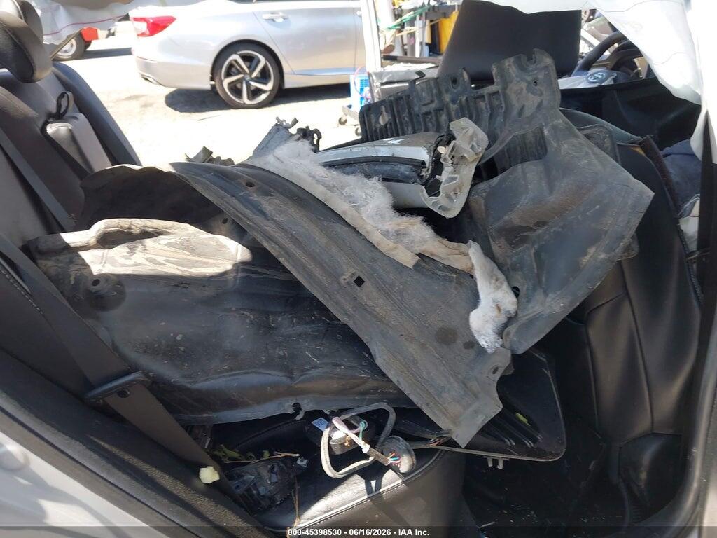 5YFBURHE4JP766158 2018 TOYOTA COROLLA photo no. 8