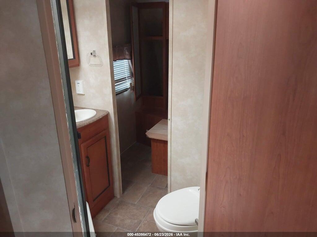 5ZT2FEVB1CA006160 2012 COACHMEN FREEDOM EXPRESS 242 photo no. 8