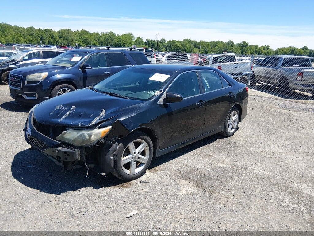4T1BF1FKXEU812570 2014 TOYOTA CAMRY photo no. 2