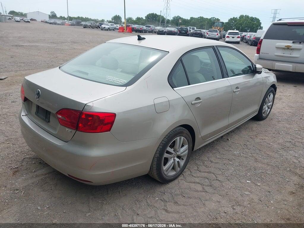 3VWLL7AJ9EM264355 2014 VOLKSWAGEN JETTA photo no. 4