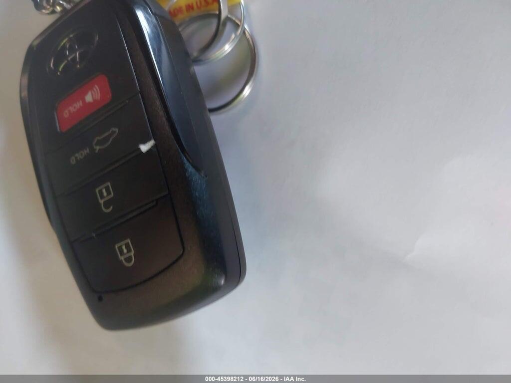 JTDAAAAFXR3025963 2024 TOYOTA CROWN photo no. 11