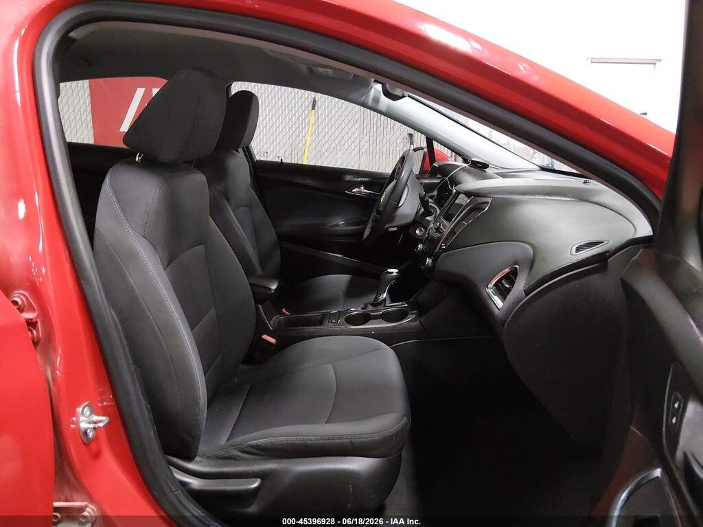 1G1BE5SM1K7114907 2019 CHEVROLET CRUZE photo no. 5