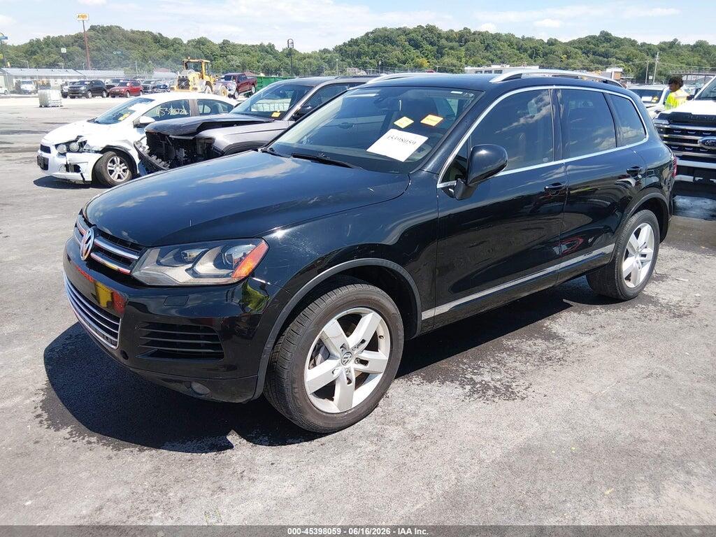 WVGEF9BP2DD005424 2013 VOLKSWAGEN TOUAREG photo no. 2