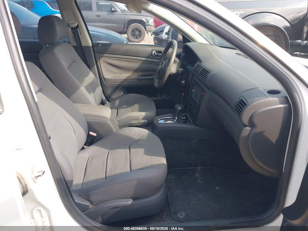 WVWAE63B65E018275 2005 VOLKSWAGEN PASSAT photo no. 5