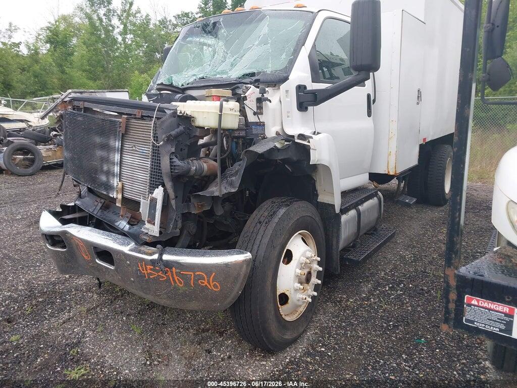1GBJ7C1C44F505945 2004 CHEVROLET CC7500 photo no. 2