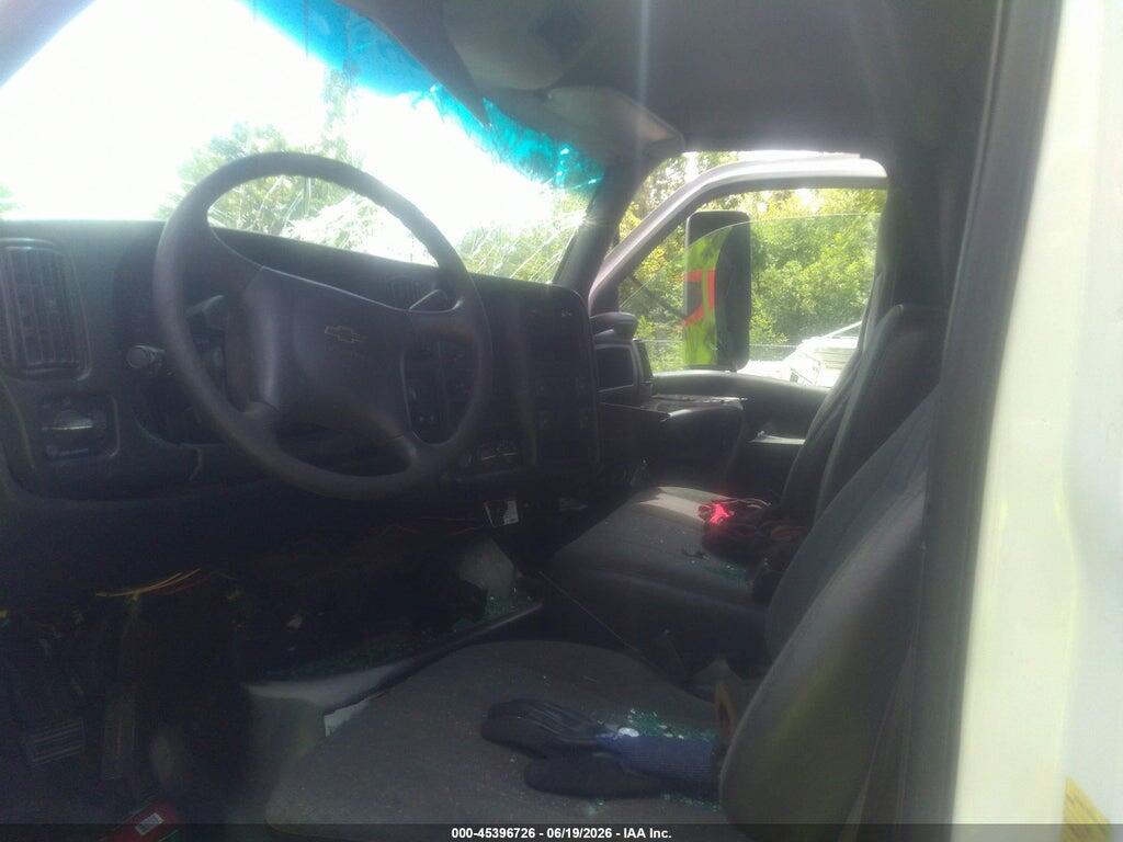 1GBJ7C1C44F505945 2004 CHEVROLET CC7500 photo no. 5