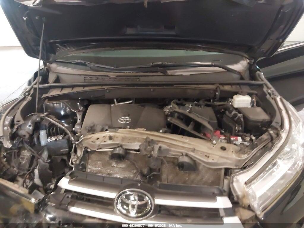 5TDJZRFH4JS843967 2018 TOYOTA HIGHLANDER photo no. 10