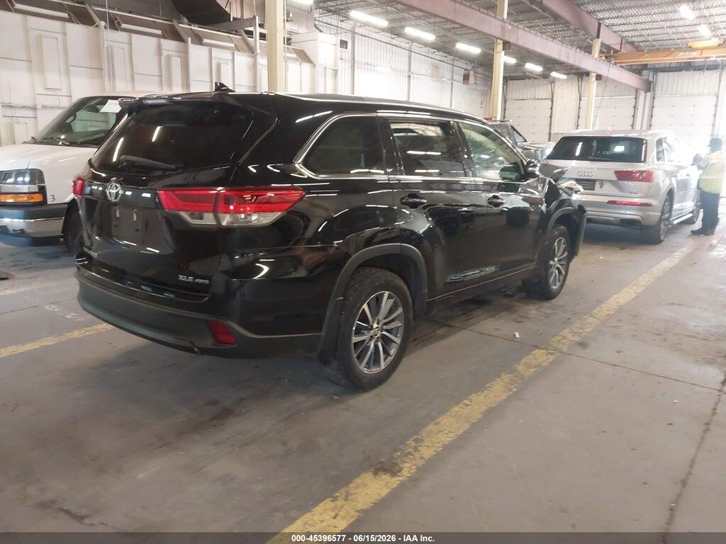 5TDJZRFH4JS843967 2018 TOYOTA HIGHLANDER photo no. 4