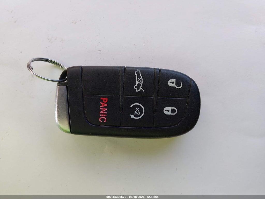 2C3CCAKG9JH268390 2018 CHRYSLER 300 photo no. 11