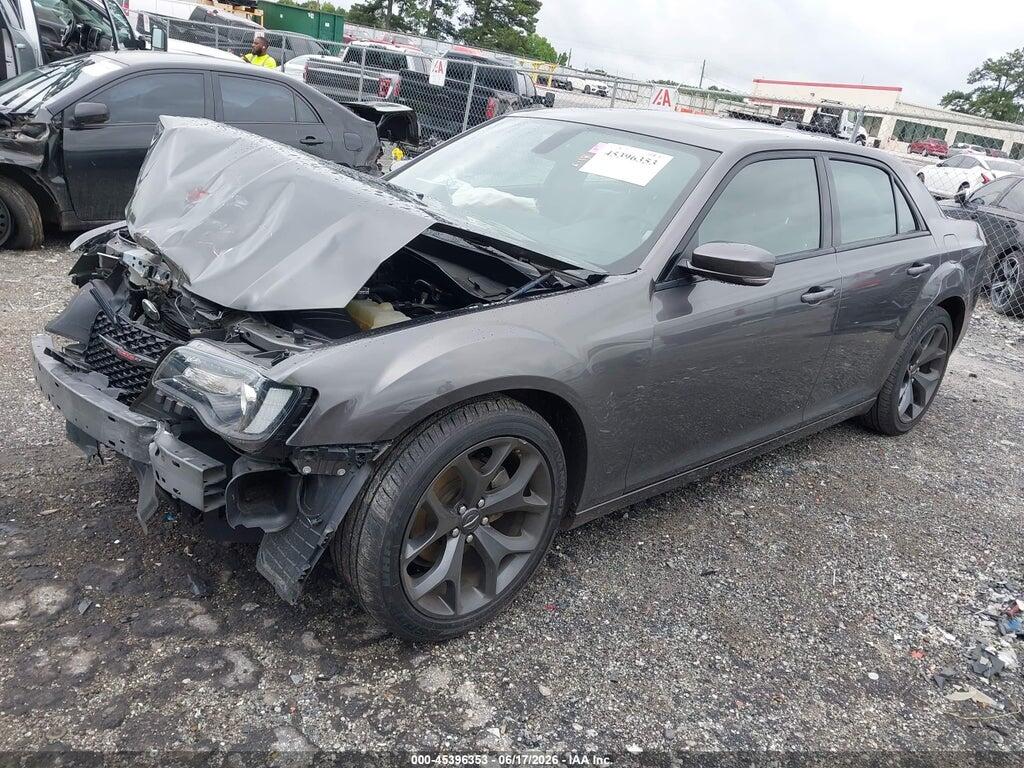 2C3CCABG8PH633439 2023 CHRYSLER 300 photo no. 2