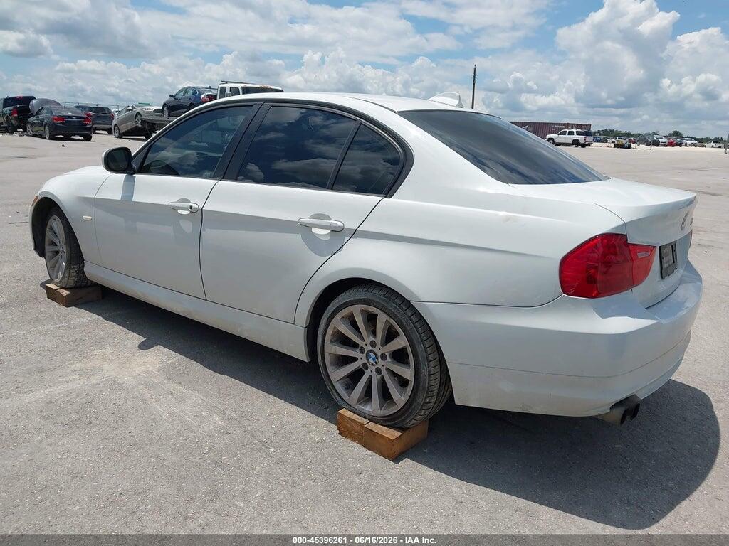 WBAPH7G58BNM58714 2011 BMW 328I photo no. 3
