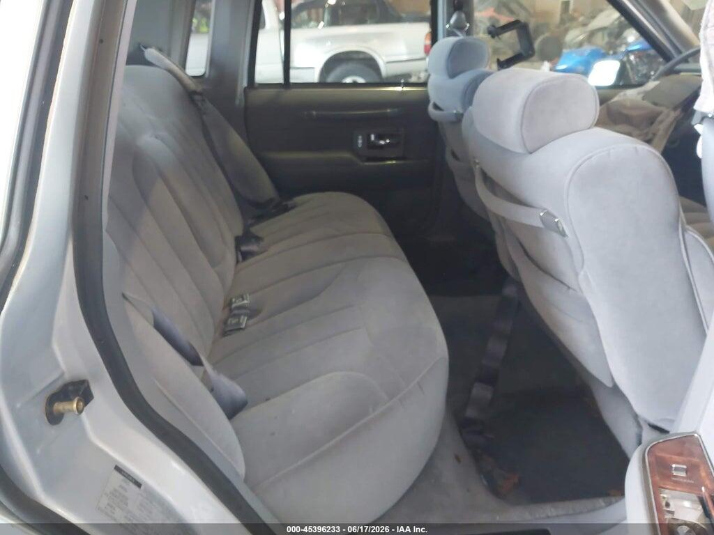 1LNLM82W7RY766464 1994 LINCOLN TOWN CAR photo no. 8