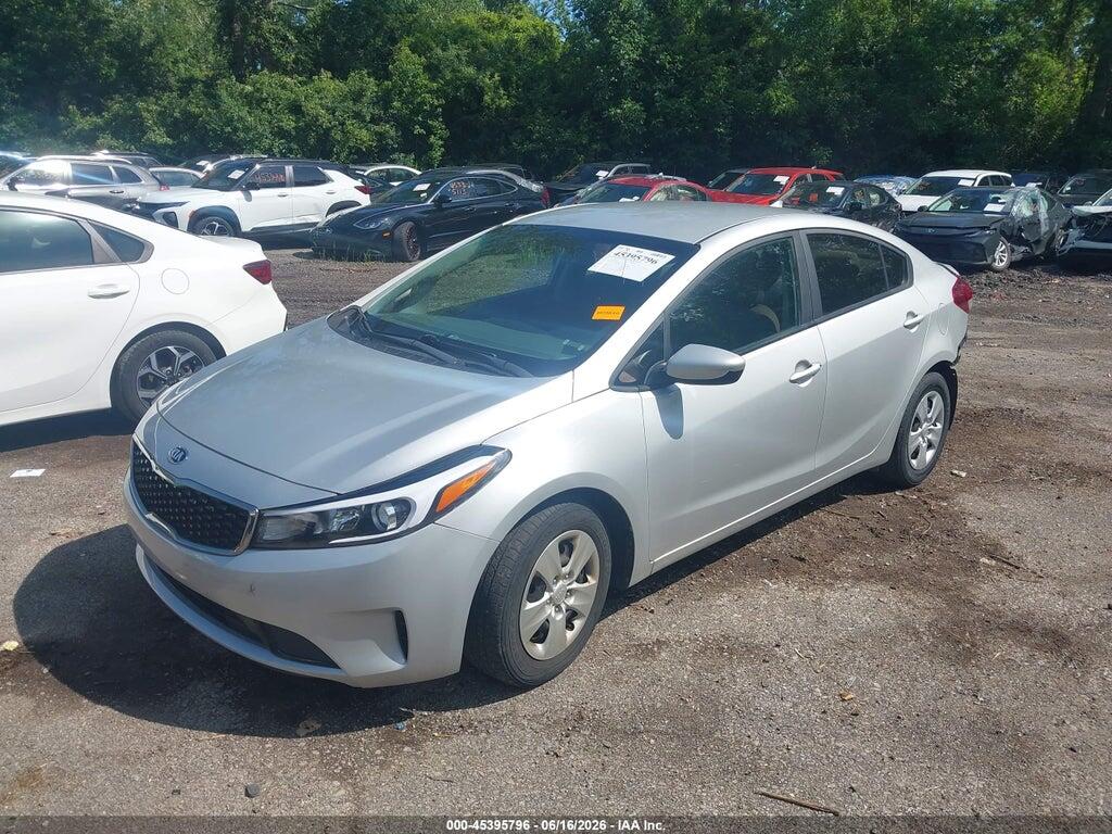 3KPFK4A74HE075939 2017 KIA FORTE photo no. 2