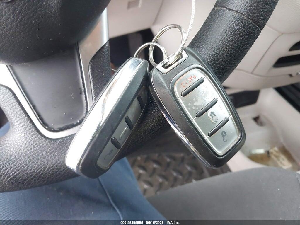 2C4RC1AG4MR513280 2021 CHRYSLER VOYAGER photo no. 11