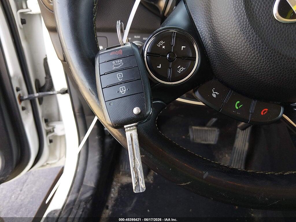 KNDJP3A54G7279370 2016 KIA SOUL photo no. 11