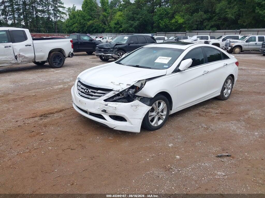 5NPEC4AC8BH030821 2011 HYUNDAI SONATA photo no. 2