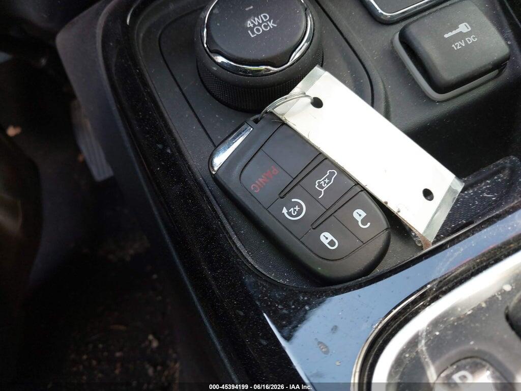 3C4NJDCB0JT238412 2018 JEEP COMPASS photo no. 11