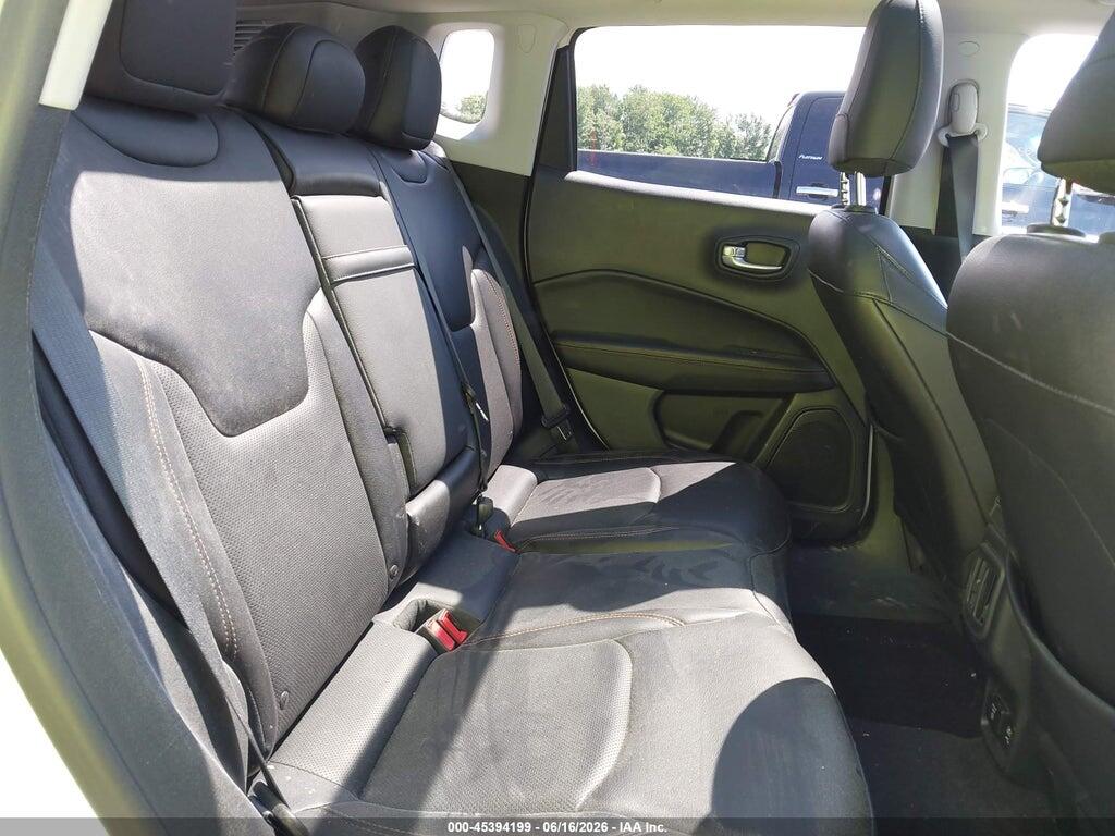 3C4NJDCB0JT238412 2018 JEEP COMPASS photo no. 8