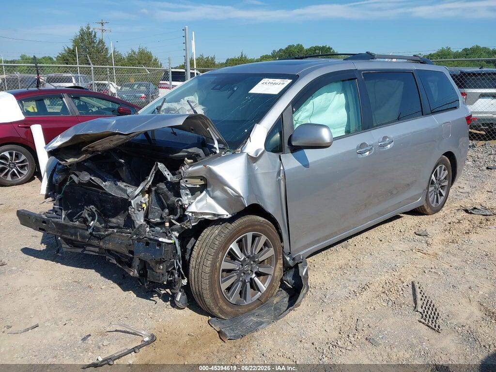 5TDDZ3DC8JS198192 2018 TOYOTA SIENNA photo no. 2