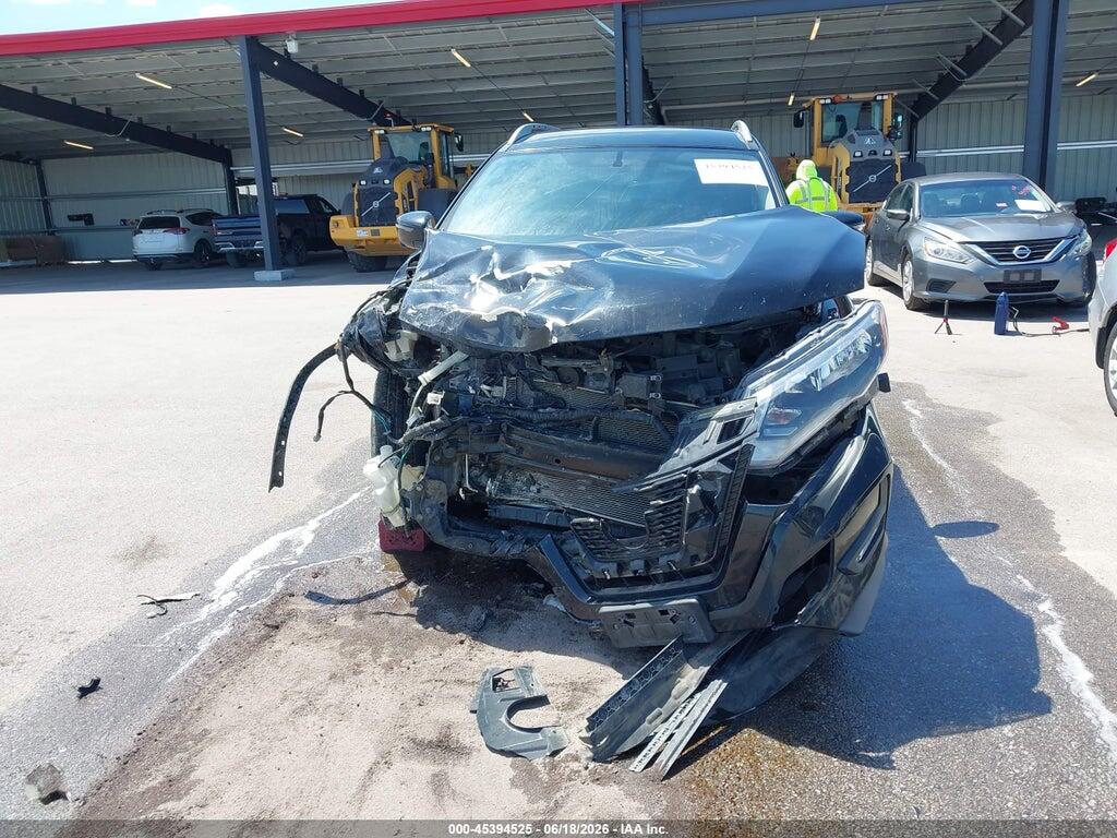 KNMAT2MV1JP588903 2018 NISSAN ROGUE photo no. 12