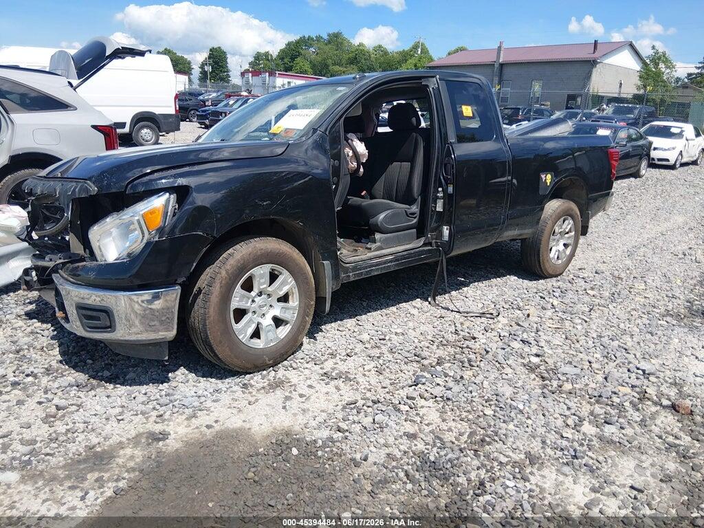 1N6AA1CJ9JN508366 2018 NISSAN TITAN photo no. 2