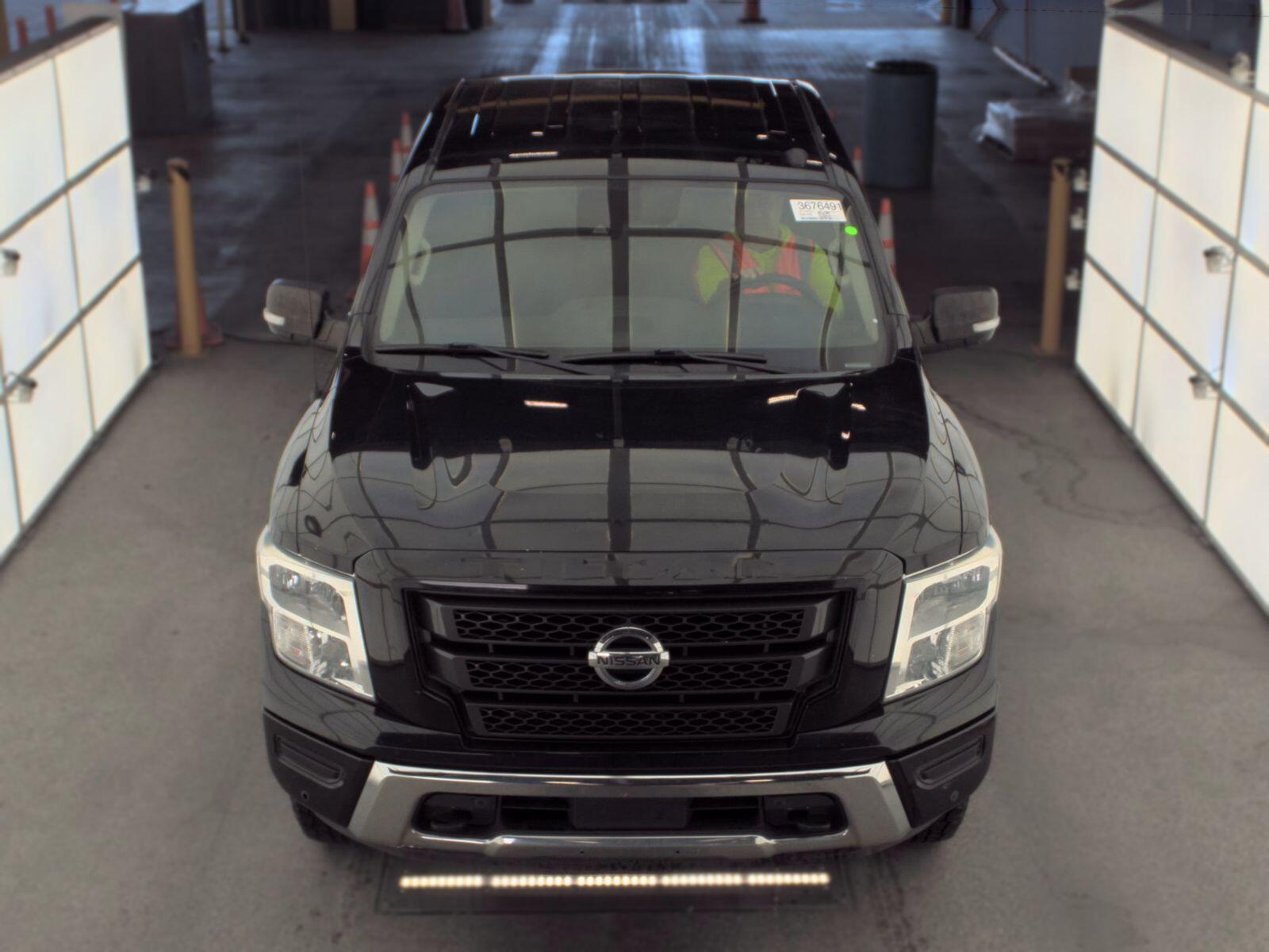 2020 NISSAN TITAN SV — Фото 2 из 16