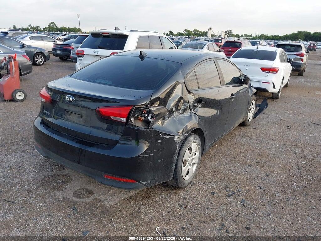 3KPFK4A78HE077516 2017 KIA FORTE photo no. 4