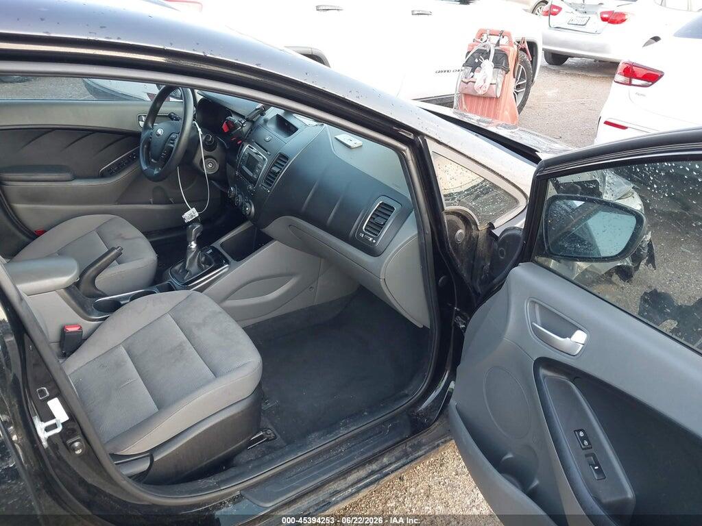 3KPFK4A78HE077516 2017 KIA FORTE photo no. 5