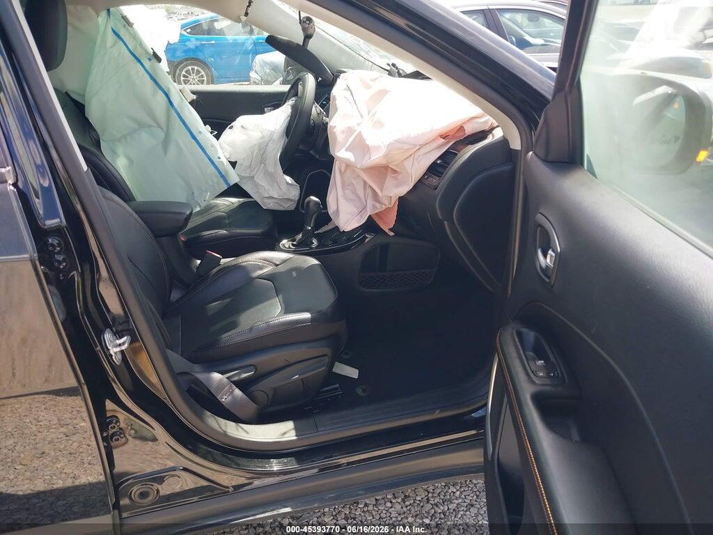 3C4NJDCB8KT813065 2019 JEEP COMPASS photo no. 5