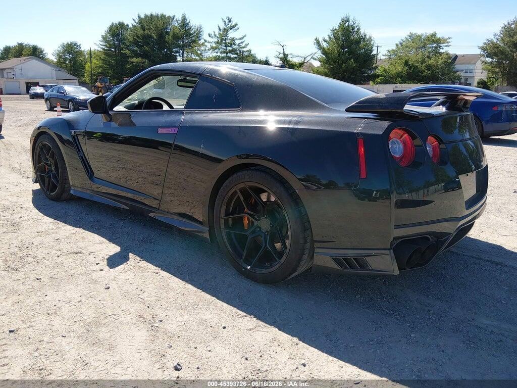 JN1AR5EFXHM820176 2017 NISSAN GT-R photo no. 3