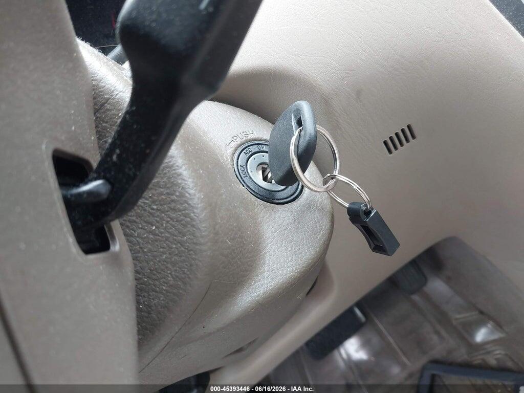 2T1BR30E65C554667 2005 TOYOTA COROLLA photo no. 11