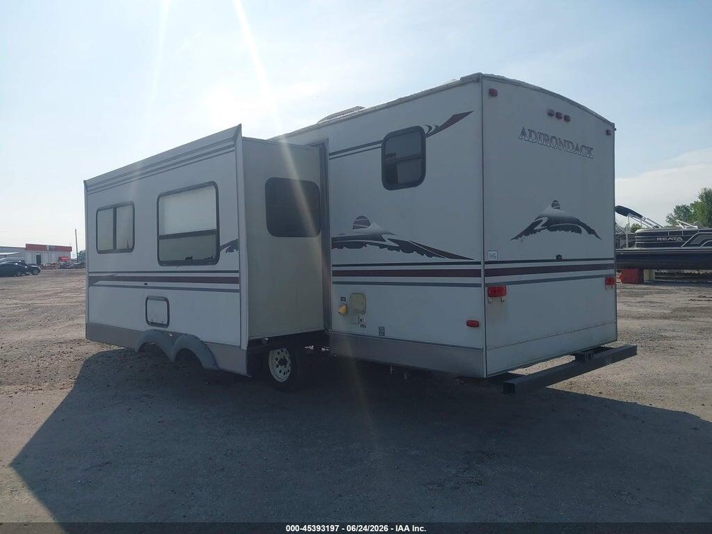 47CTBAP295L114037 2005 DUTCHMEN ADIRONDACK 27FB photo no. 3