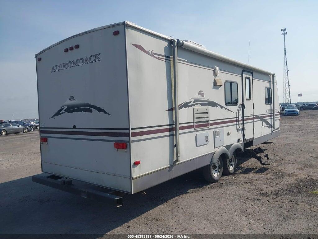 47CTBAP295L114037 2005 DUTCHMEN ADIRONDACK 27FB photo no. 4