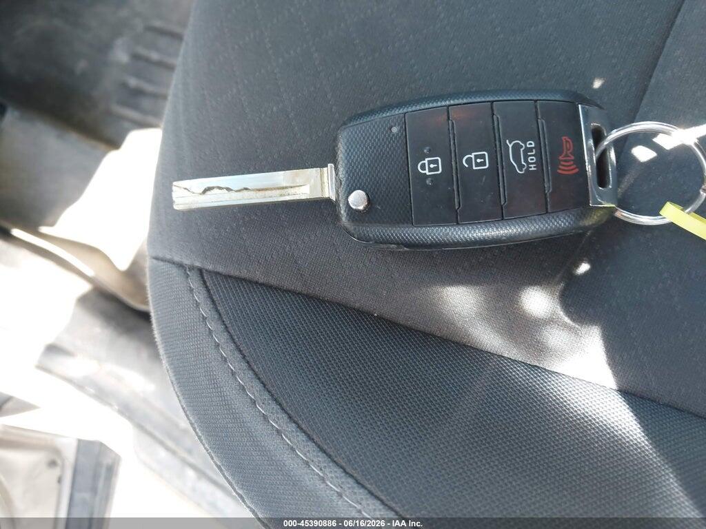 5XYPGDA37HG203340 2017 KIA SORENTO photo no. 11