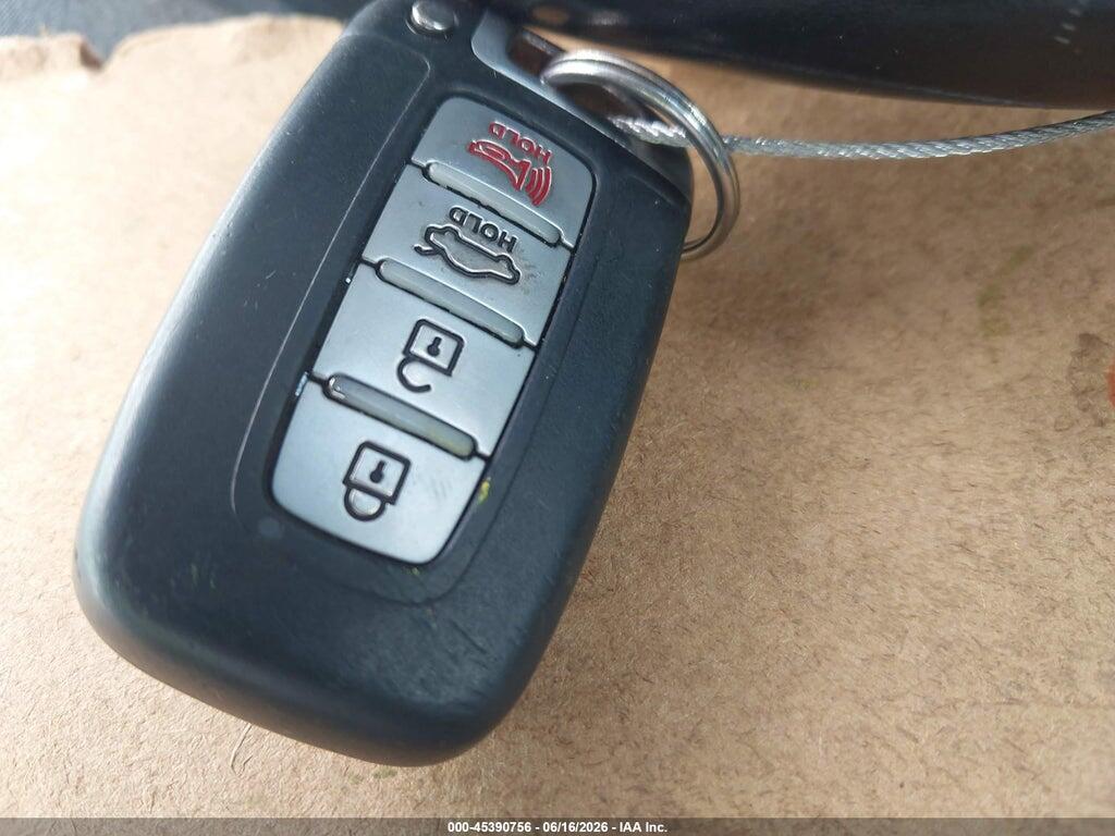 5NPEC4AC1CH450700 2012 HYUNDAI SONATA photo no. 11