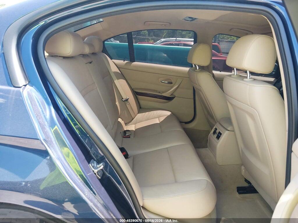 WBAPH7C5XBE677115 2011 BMW 328I photo no. 8
