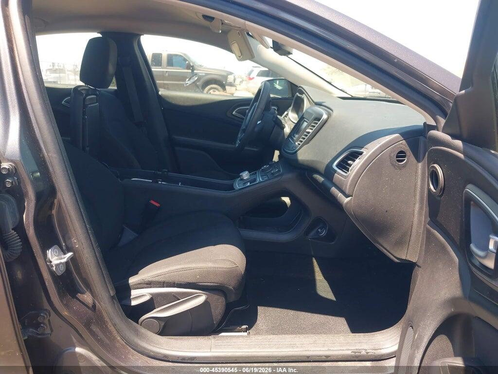 1C3CCCAB3GN111861 2016 CHRYSLER 200 photo no. 5