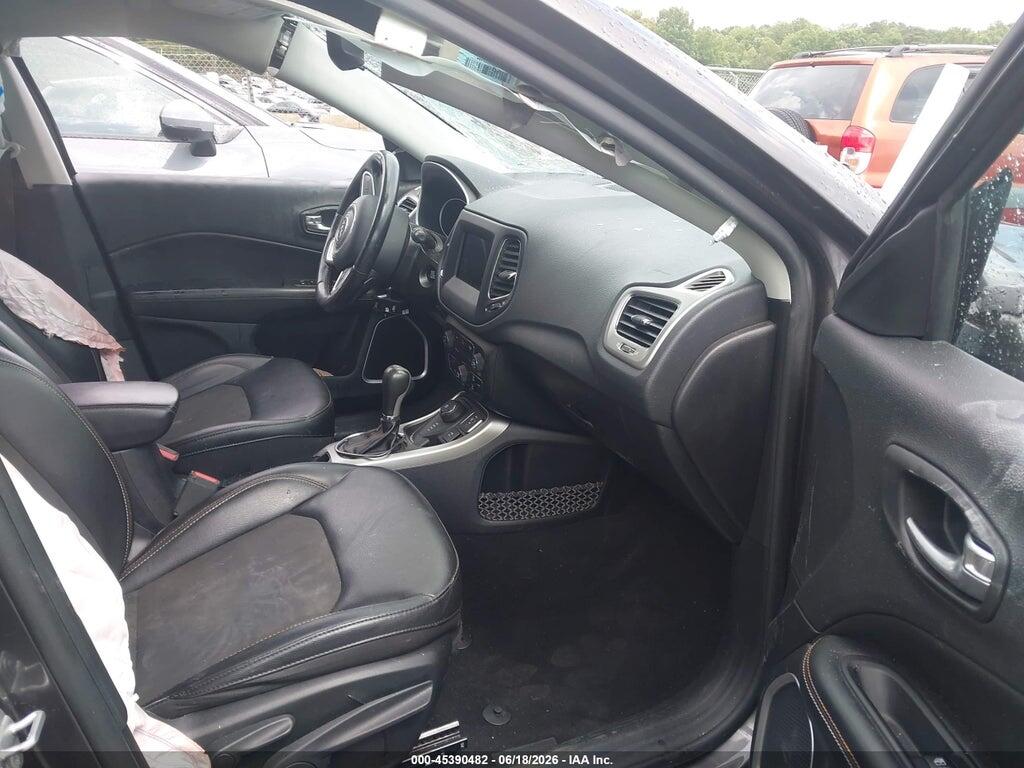 3C4NJDBB5KT846879 2019 JEEP COMPASS photo no. 5