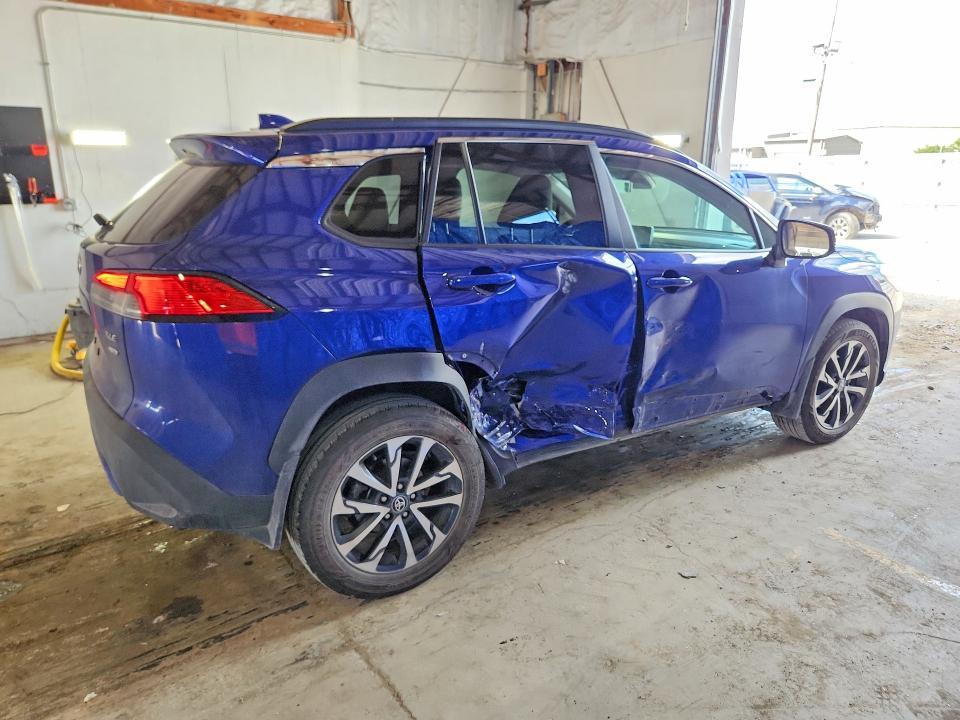 2024 TOYOTA COROLLA CROSS XLE — Фото 3 из 13