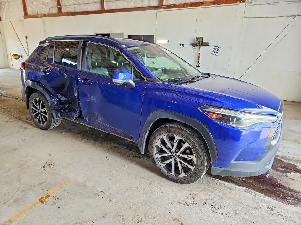 2024 TOYOTA COROLLA CROSS XLE — Фото 4 из 13