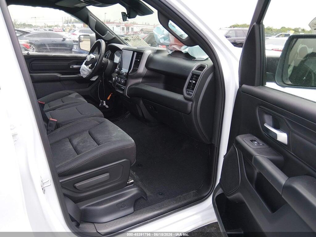 1C6RRFCG7TN295833 2026 RAM 1500 photo no. 5