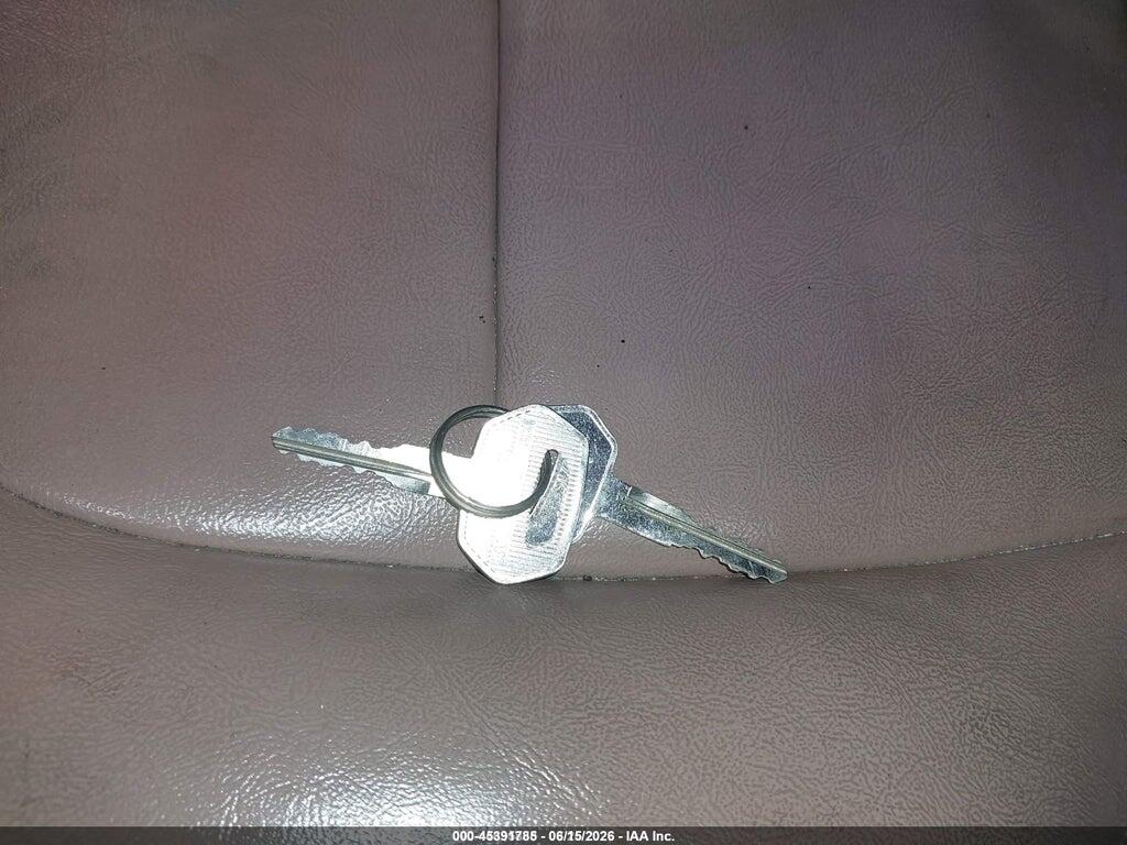 YS3AK76E1R7000953 1994 SAAB 900 photo no. 11