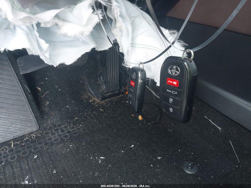 JTDAAAAF7P3005828 2023 TOYOTA CROWN photo no. 11