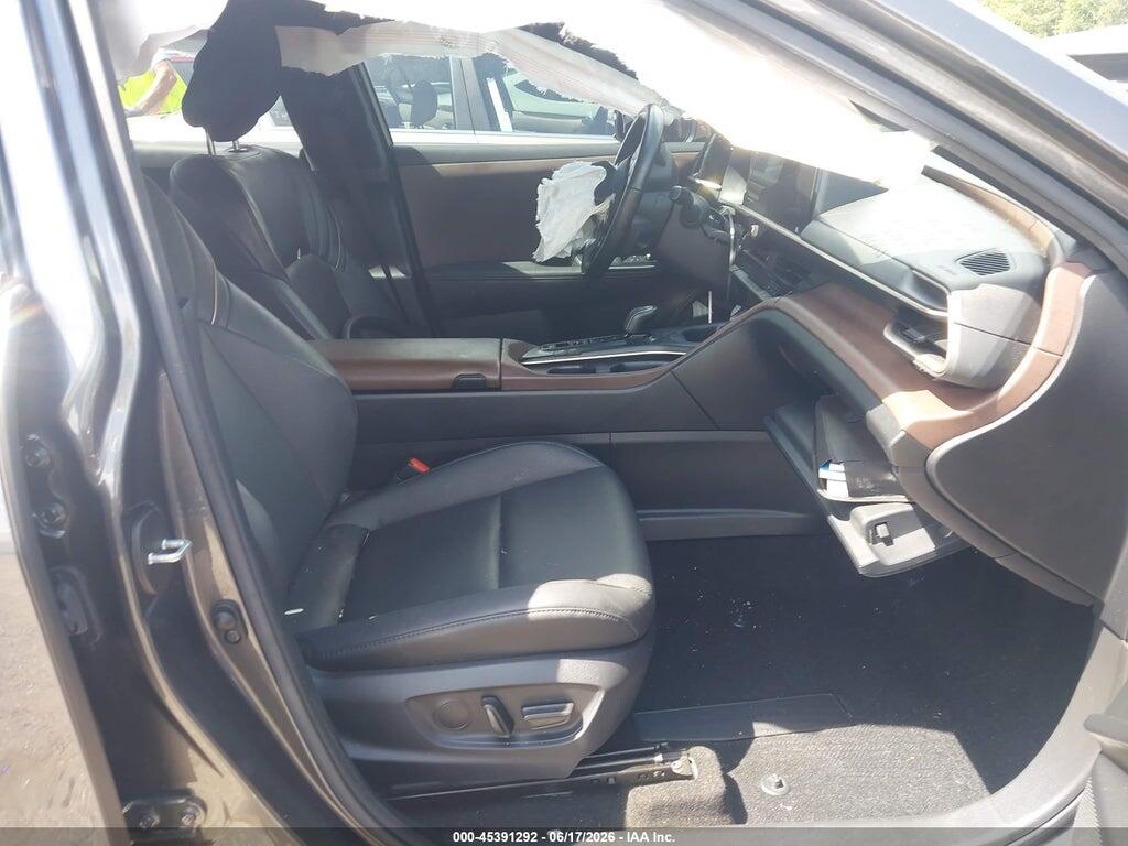 JTDAAAAF7P3005828 2023 TOYOTA CROWN photo no. 5