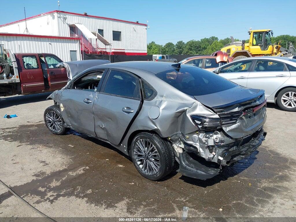3KPF54AD5PE673033 2023 KIA FORTE photo no. 3