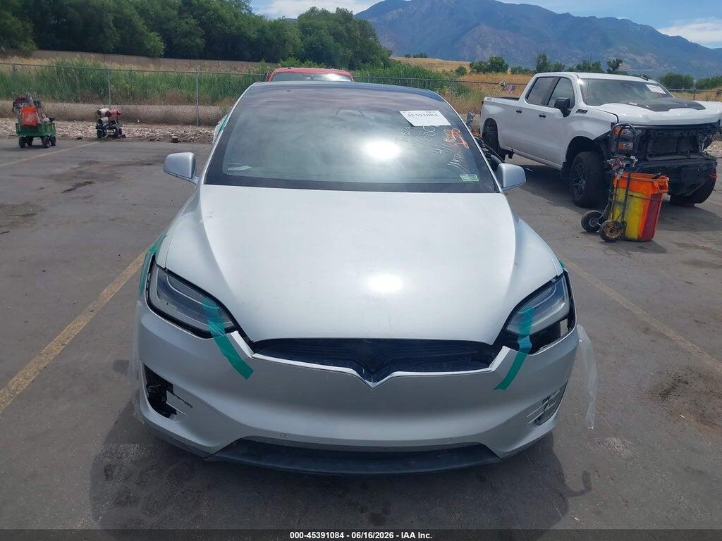 5YJXCBE26HF068098 2017 TESLA MODEL X photo no. 12