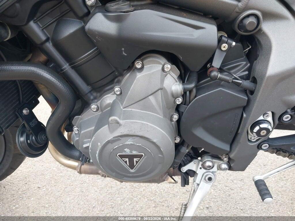 SMTA554S6LTAA2921 2020 TRIUMPH MOTORCYCLE STREET TRIPLE photo no. 9