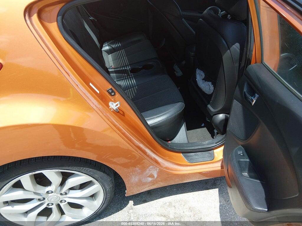 KMHTC6AD5CU028331 2012 HYUNDAI VELOSTER photo no. 8